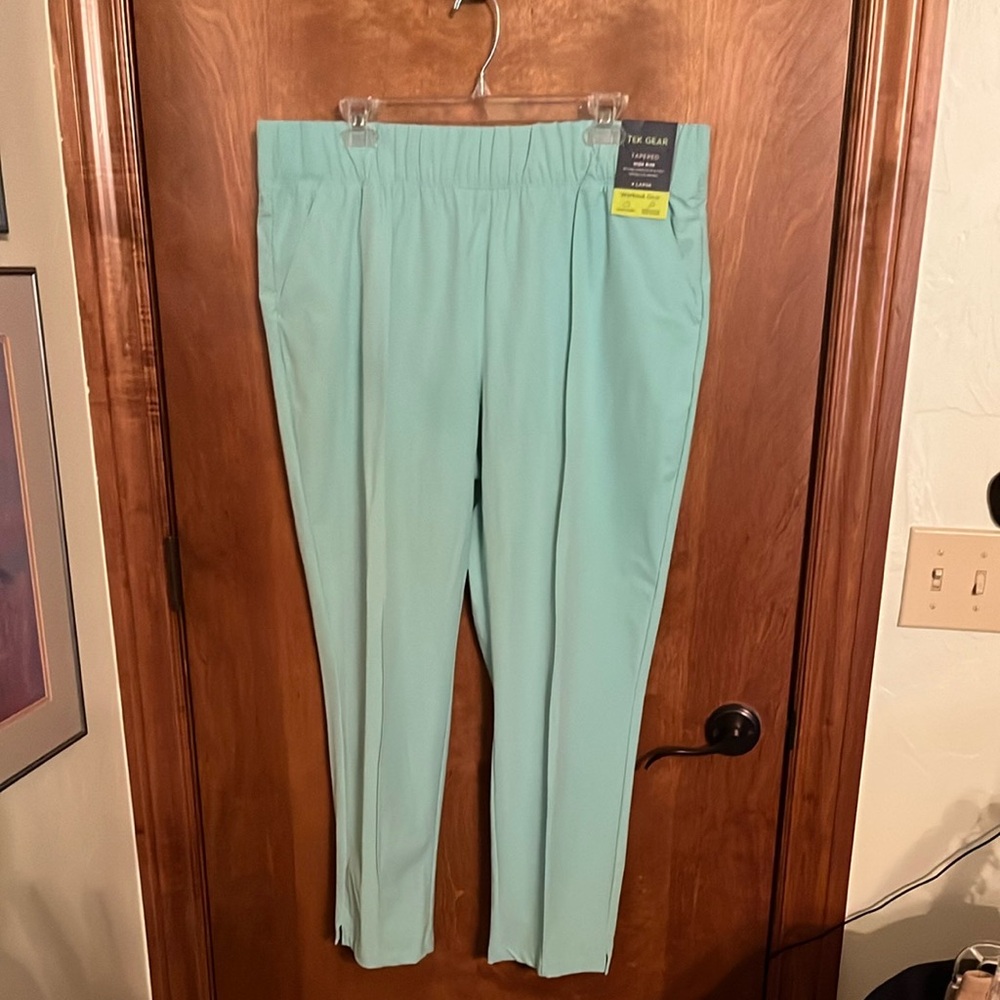 NWT - Women’s XL Tek Relaxed Workout Gear